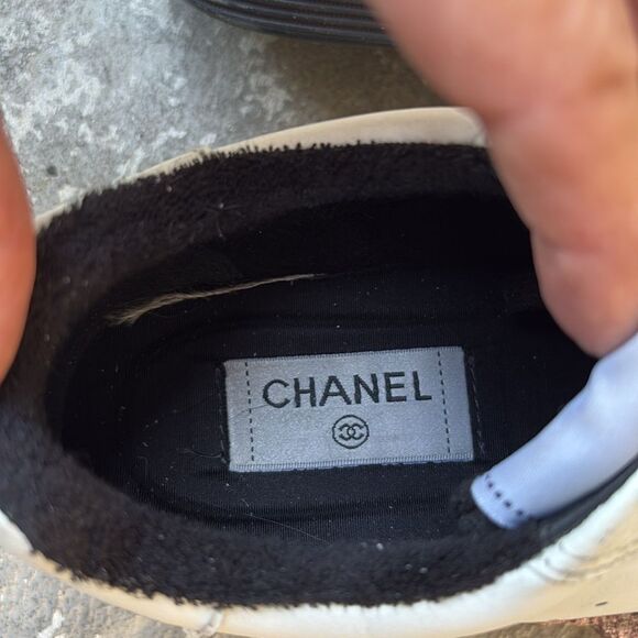 Chanel leather low tops - Picture 7 of 10